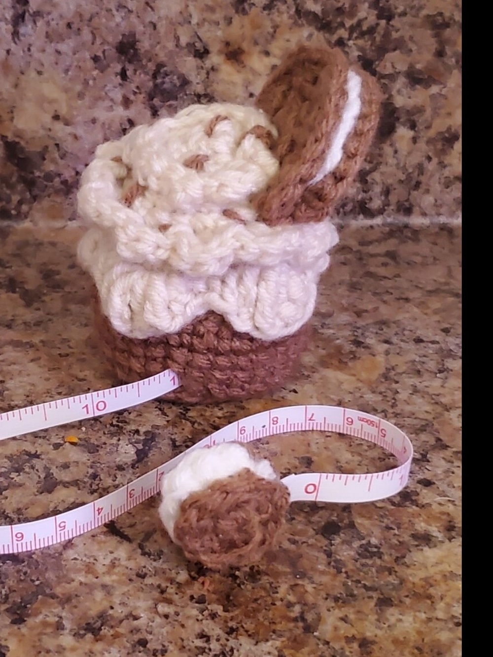 💎BUNDLE 4/$10💎 Cupcake Tape Measure - *Flaw/Fussy Tape Measure*